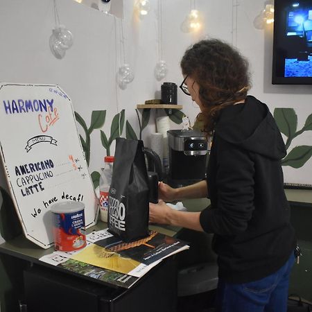 Harmony Backpackers Hostel Батуми Екстериор снимка