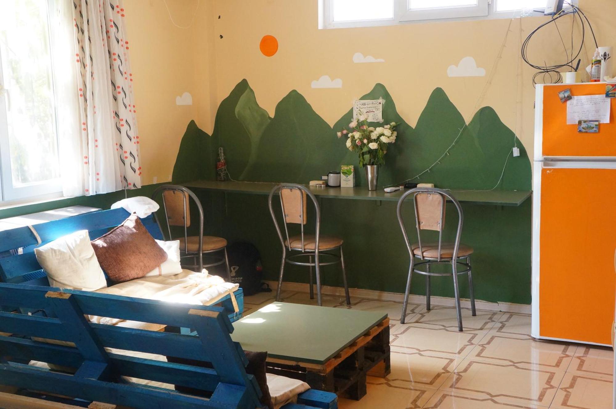 Harmony Backpackers Hostel Батуми Екстериор снимка