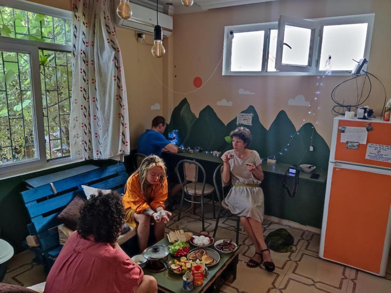 Harmony Backpackers Hostel Батуми Екстериор снимка