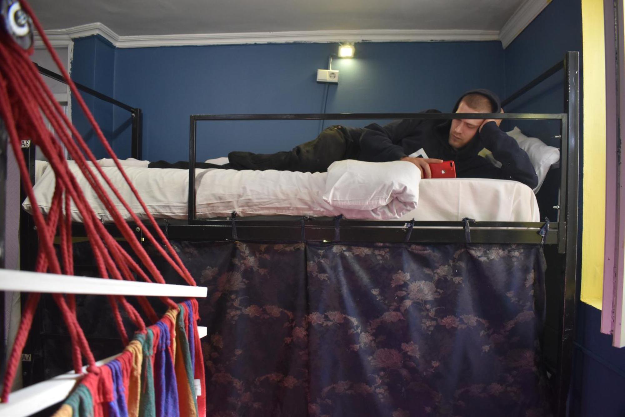 Harmony Backpackers Hostel Батуми Стая снимка