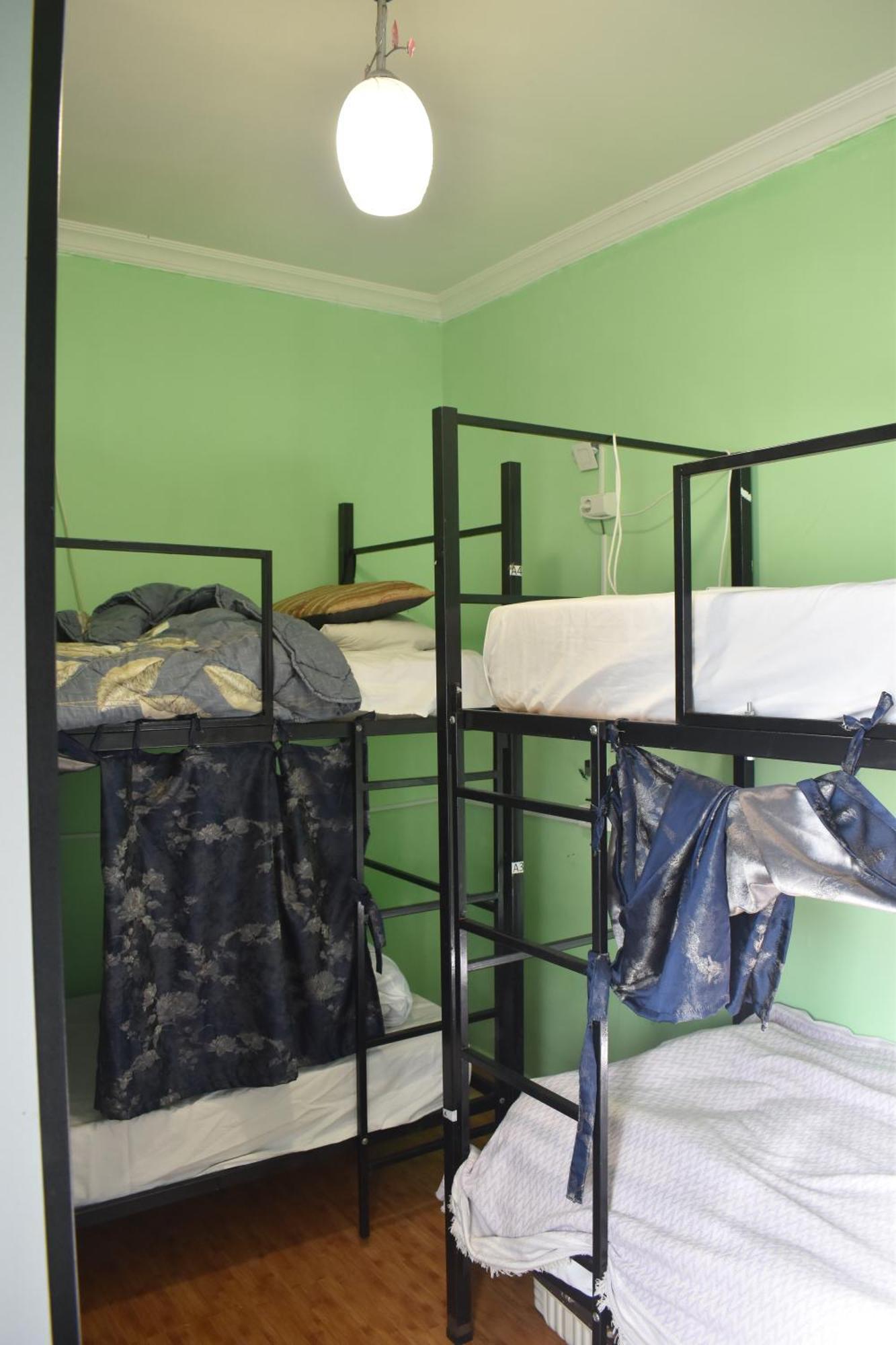 Harmony Backpackers Hostel Батуми Екстериор снимка